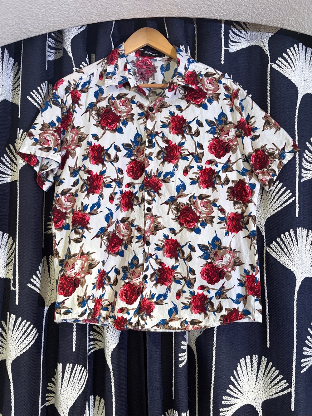 Men's Floral Short-Sleeve Button-Down Shirt - Red/Blue on White